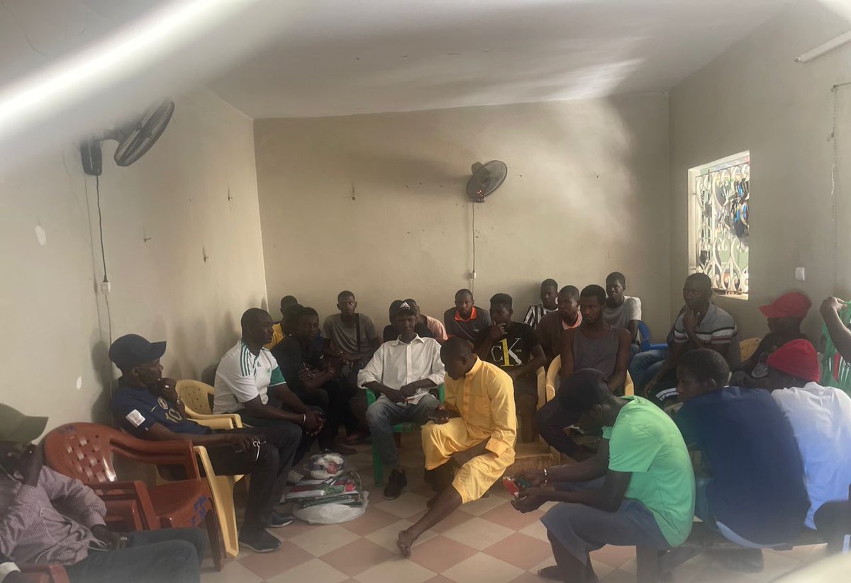 ThiernoNdiayeO's tweet photo. Ce dimanche, accompagné de nos responsables Outouma Soumare et Souleymane SOW, nous sommes partis à la rencontre de la communauté Soninke du village de Verma basée à Fass Delorme . https://t.co/DRGVPzPrxr