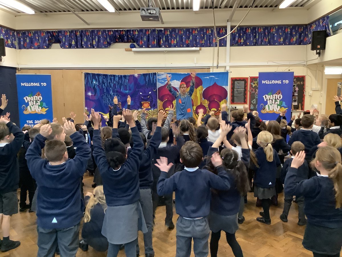 GeorgeStreetSch's tweet photo. #ohnoitsnot #pantoinaday https://t.co/8v54RjImu8
