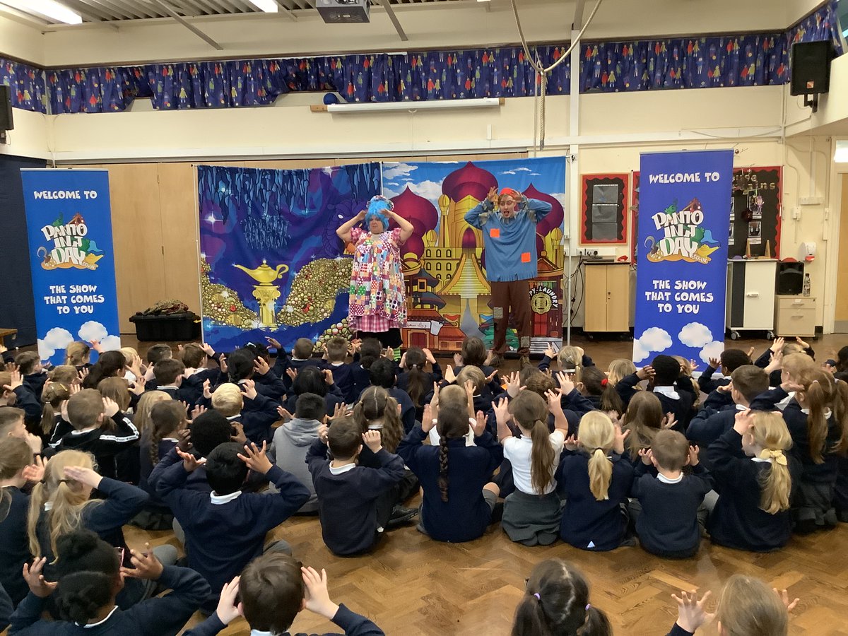GeorgeStreetSch's tweet photo. #ohnoitsnot #pantoinaday https://t.co/8v54RjImu8