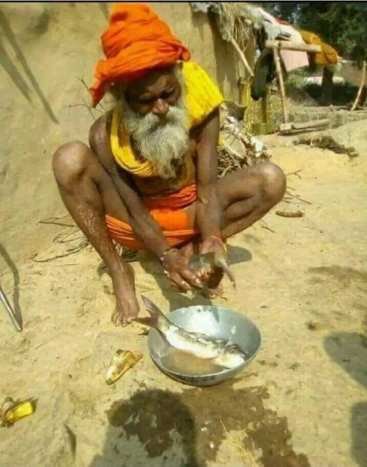 pushpen78890224's tweet photo. हम सनातनी भगवा रंग का मतलब अच्छे से समझते हैं �
अब मछली को नहलाने के बाद वापस पानी में छोड़ देंगे ��� https://t.co/0Afc85WSnm