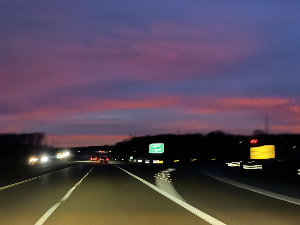 HoustonSerenity's tweet photo. Cotton candy skies this morning 💘 https://t.co/YM6WhkMpqK