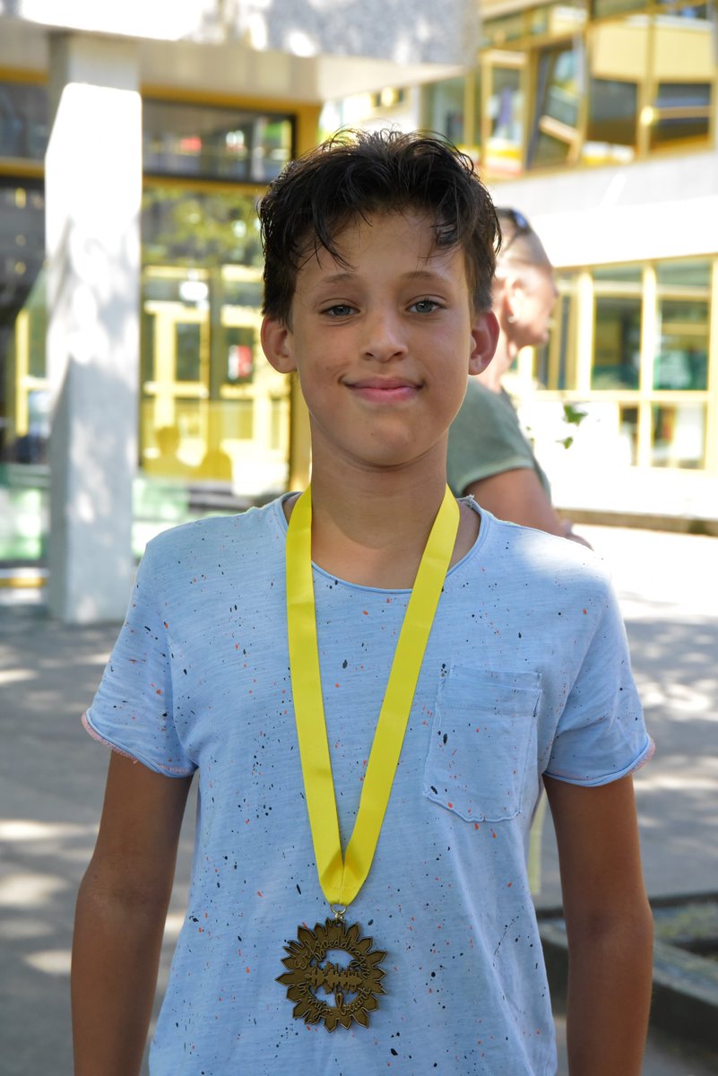 In de schoolvakantie zullen erfgoeddragers (o.a. Bodhi-Jay, zie foto) van onze stichting in <a href="/VerzetsmuseumAd/">Verzetsmuseum</a> het verhaal dat zij hebben gehoord van een ooggetuige vertellen aan bezoekers. Kom tussen 14 en 15 uur  luisteren op: 27 dec, 29 dec, 3 jan en/of 5 jan.