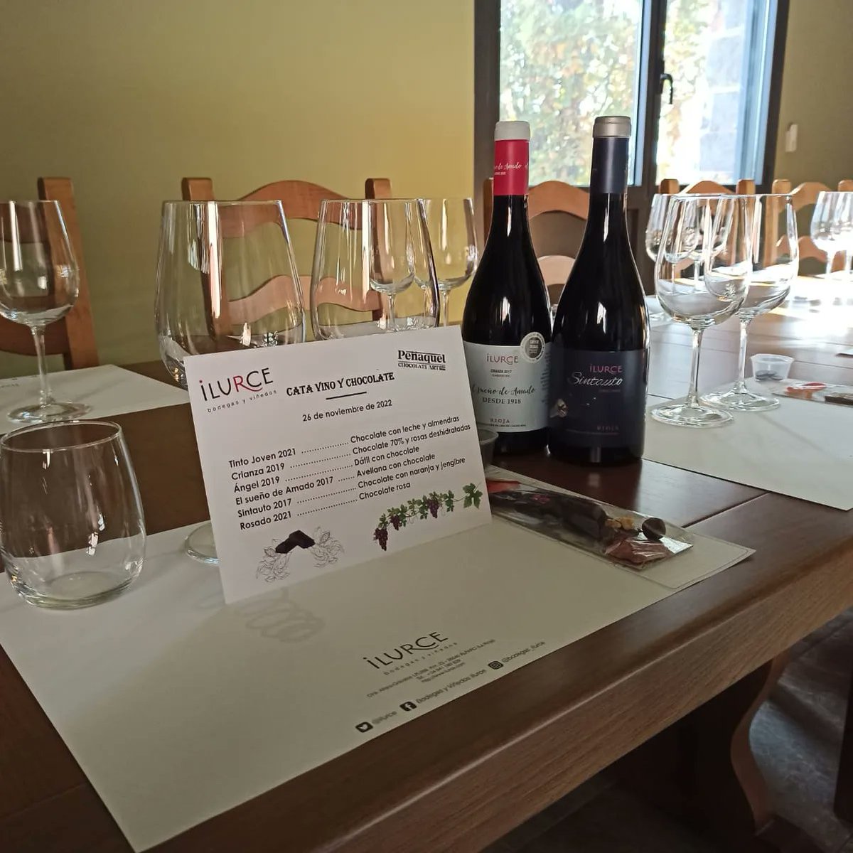 II Cata maridaje Vino y Chocolate 🍷🍫

Mirad que bien lo pasamos el pasado sábado en esta nueva edición 🤩

Sorprendente la combinación de nuestros vinos con chocolate, haciendo de ambos una mezcla sorprendente y divertida 😋😋😋

En 2023 más y mejor 🥰