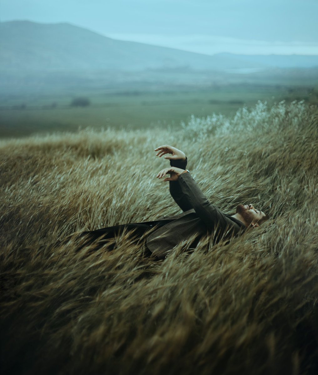 goshtasbi_h's tweet image. Poem's of loneliness