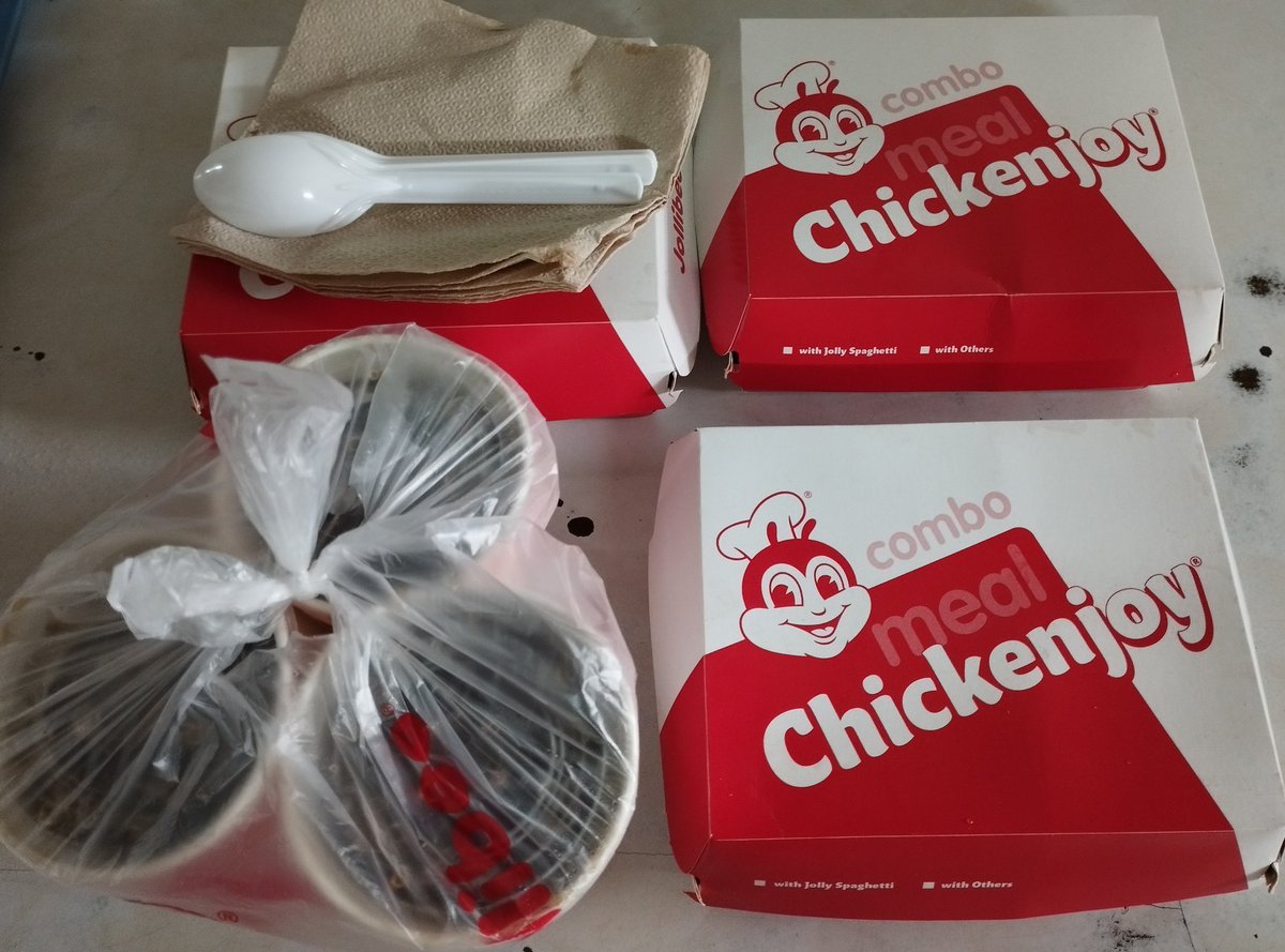 MytyArlz's tweet photo. @cherryberryhae nkapag order din meh ng spicy chicken joy kanina, para bumalik yung lakas ko kaso ayaw padin parang si Hannie padin HAHA salonpas kelangan ko palaa 🤣 https://t.co/uG3G5INm3U