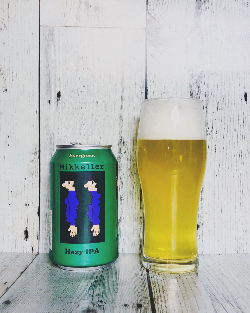 beerkukopepper's tweet photo. Mikkeller Evergreen Hazy IPA
色うすっ!!飲むとホップのウッディさやジューシーな香り、麦の酸味はあるけど控えめで軽くて水のようにゴクゴクいける。
#ミッケラー
#エバーグリーン
#ヘイジーセッションIPA
#Mikkeller
#Evergreen
#HazySessionIPA
#クラフトビール
#ビアスタグラム
#飲酒タグラム https://t.co/qtTK2M4OLu