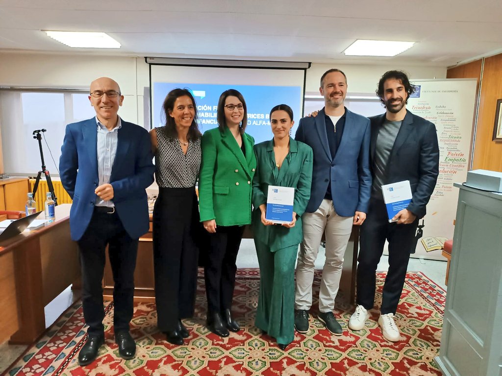 UscEnfermeria's tweet image. 🎓Excelente defensa da tese de doutoramento da enfermeira Aida Carballo Fazanes, que indagou na avaliación das habilidades motrices básicas na infancia. 
Gran exemplo de investigación interdisciplinar. Parabéns a ela e ao seu equipo e directores @AG_Cristian_e @afurozzo 👏