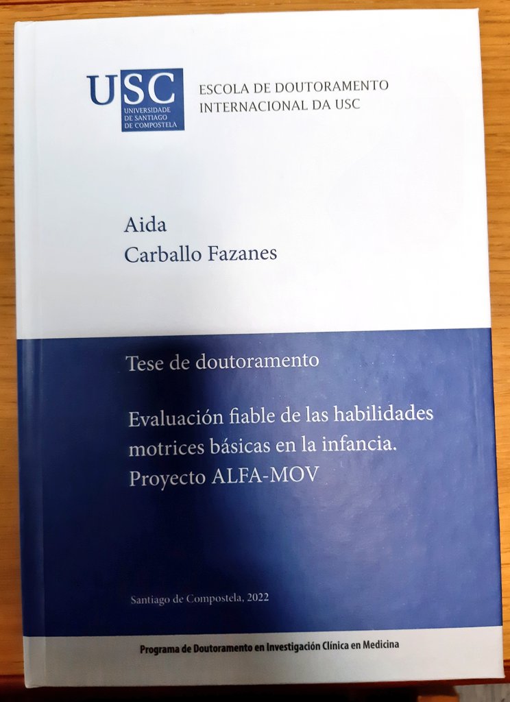 UscEnfermeria's tweet image. 🎓Excelente defensa da tese de doutoramento da enfermeira Aida Carballo Fazanes, que indagou na avaliación das habilidades motrices básicas na infancia. 
Gran exemplo de investigación interdisciplinar. Parabéns a ela e ao seu equipo e directores @AG_Cristian_e @afurozzo 👏