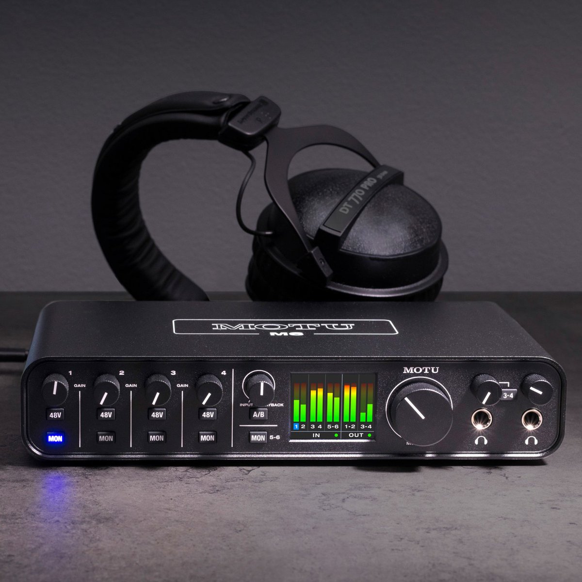 BEST IN CLASS! - Der M6 bietet Geschwindigkeit für das Abhören von Live-Eingängen über Ihren Computer, dank MOTUs fachmännisch entwickelten USB-Treibern, die eine niedrige Round Trip Latency von 2,5 ms liefern.✨😎
Hier mehr dazu:
deejayladen.de/de/motu-m6-aud…
#deejayladen #MOTU #M6