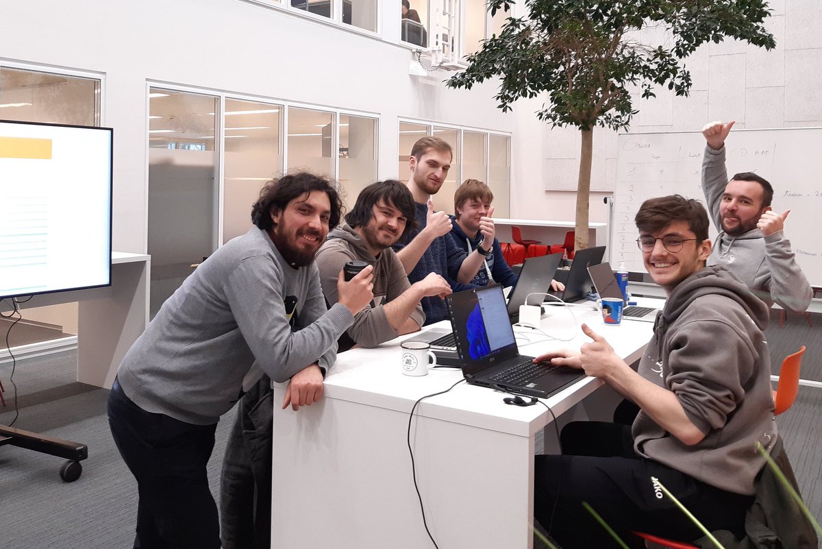 Project 2 ging weer van start. 80 enthousiaste tweedejaars, 30 ervaren derdejaars, 4 experts als ondersteuning, 2 interessante projecten om uit te werken. #movingminds #ucll #opleidingToegepsteInformatica