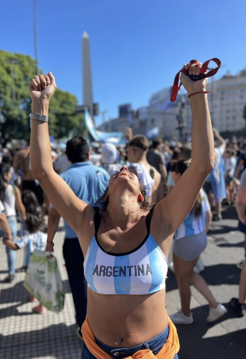 ¡¡¡SOMOS CAMPEONES ASKFJSKSHSGSJAHS!!!

♥️ La frase que nos acompañó en esta colección: “¿Y si todo sale bien?” Y… en el partido no dejamos de pensarla 🇦🇷

🎉 Top Argentina cábala y presente en nuestro obelisco 

¡¡¡Vamos Argentina!!! #Kachet Bikinis