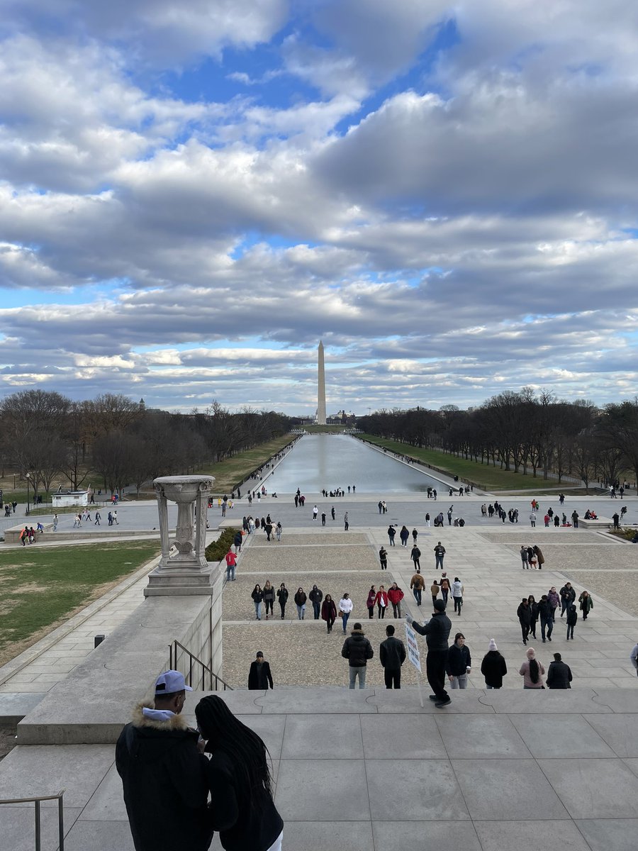 PockHistory's tweet photo. The Lincoln Memorial. Instantly recognisable. A fitting temple to perseverance and idealism, the defining traits of one of the greatest leaders: Abraham Lincoln. Mr Braidwood discusses his ascent to the presidency and battle to keep the Union together #howweremember https://t.co/JGSsOVcBTh