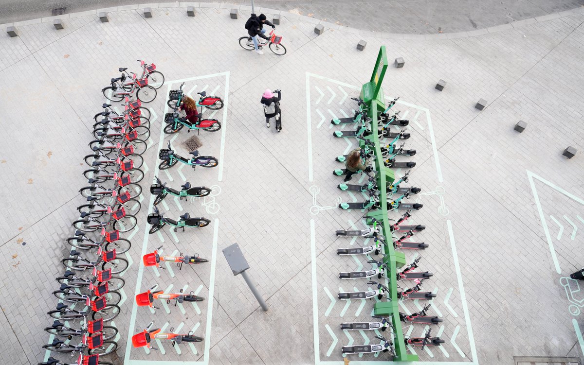 Vom Zug direkt auf E-Scooter &amp; Co. umsteigen. Das geht ab sofort mit dem Mobility Hub am Südkreuz: Reisende finden dort ab sofort sämtliche Sharing-Angebote und können bequem umsteigen. <a href="/emmy_sharing/">emmy sharing 🤜🏼🤛🏼 GoTo</a> <a href="/ridefelyx/">felyx</a> <a href="/boltapp/">Bolt</a> 
<a href="/MILESmobility/">MILES</a> <a href="/voitechnology/">Voi Technology</a> <a href="/TIERMobility/">TIER Mobility</a>