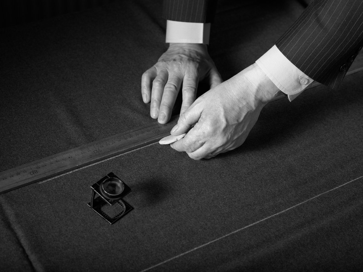 batemanogdenltd's tweet photo. Back to the Archives today!
These photos were taken over 10 years ago, showing the care and attention needed to provide our customers with the best service possible. Which still continues to this day!
#Cloth #Merchant #Details #Cloth #Cutting #Perching #Textiles #Suitings https://t.co/KIIruFzFle