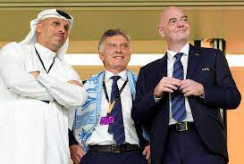 Ale_pura_sangre's tweet photo. Infantino y el Emir le pidieron a MM que esté en el escenario como autoridad de FIFA para la entrega de medallas y la copa.
Macri declinó amablemente las invitaciones indicando que no deseaba que esas fotos sean usadas y empañen el festejo de la Selección.
Y uds K apretando... https://t.co/qvrjIvpDDo