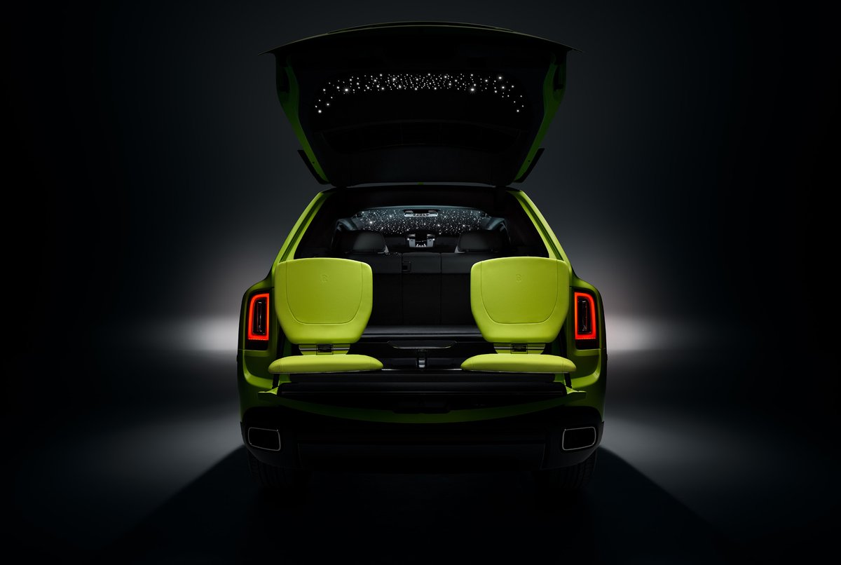 nigelharniman's tweet photo. A little something to brighten a December day!
#RollsRoyce #Cullinan Re-Belle 'Inspired by Fashion' just launched... another great team effort as always, thanks to all involved from client and studio to post.
Have a great Christmas &amp; New Year, see you in 2023!
#studiophotography https://t.co/IUr36FPZOq