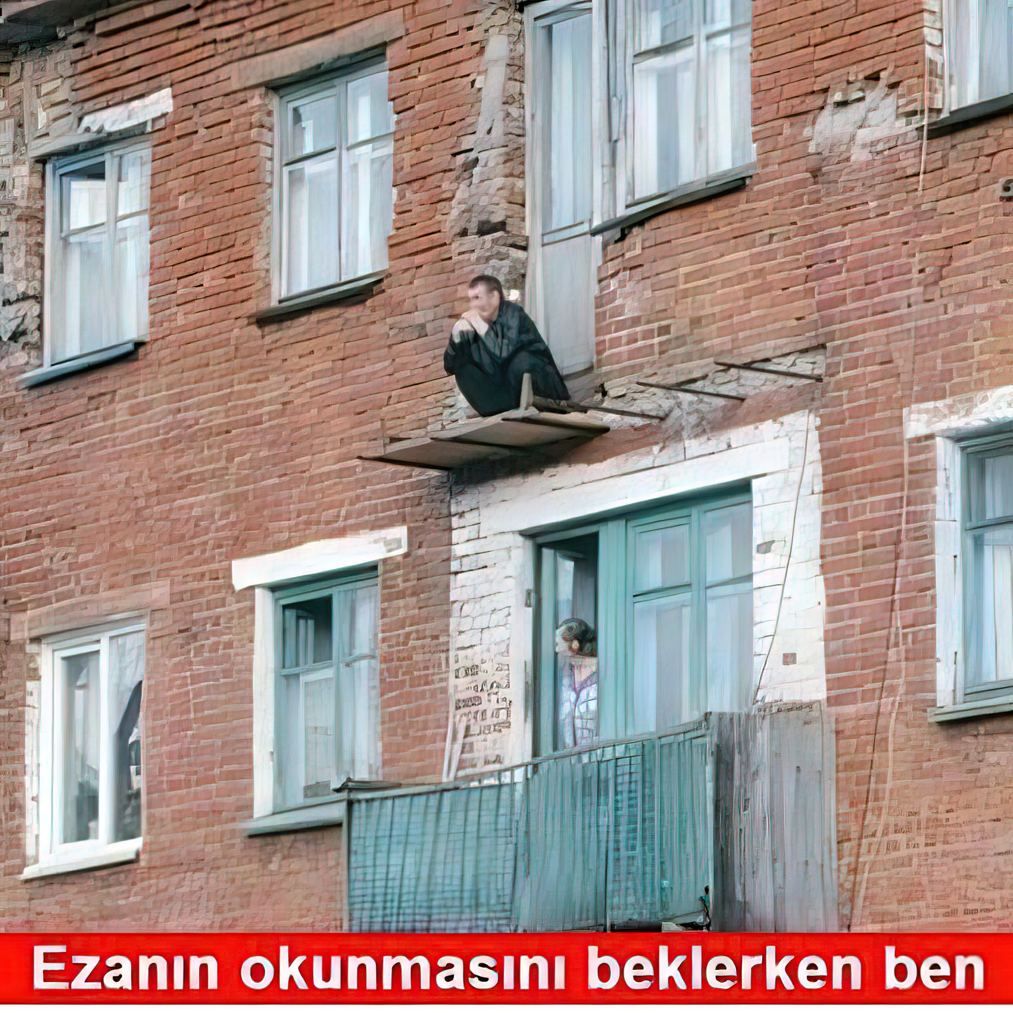 Человек на лоджии