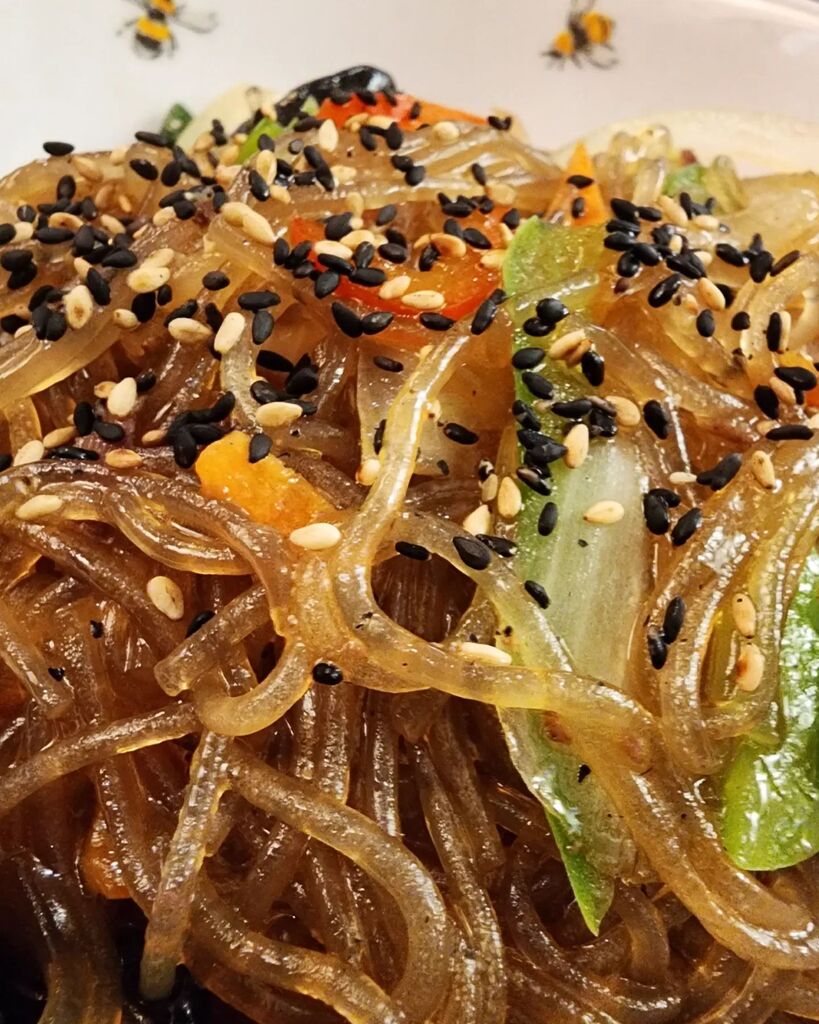 theTravelMemoir's tweet image. Beef Japchae for dinner at a Korean restaurant somewhere in London.

#ttm #tech4tea #ttmUK #ttmUK2022 #ttmLondon #ttmFaB #t4tShotWithSamsungGalaxyS22ultra instagr.am/p/CmV4lCeNEs1/