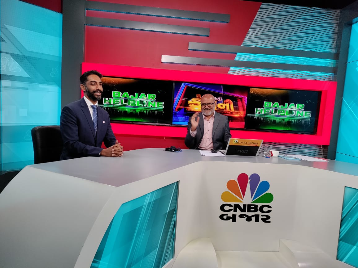 bakul_gala's tweet photo. Ah! The hot seat. 

Had the honor to once again be with @sreekanthnadella  MD &amp; CEO @weKFintech 

#IPO has opened today. https://t.co/KJbGLMAjGp
