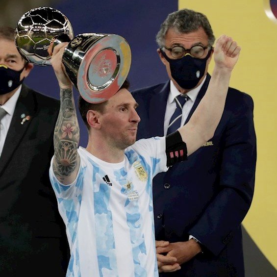 ManuHeredia21's tweet photo. Leo Messi, en la era Scaloni:

🏆Copa América

✔️Campeón
✔️Ganador MVP
✔️Máximo goleador
✔️Máximo asistente

🏆Mundial

✔️Campeón
✔️Ganador MVP
❌Máximo goleador (2º, a un gol del primero)
✔️Máximo asistente https://t.co/hCpW7wwP2O