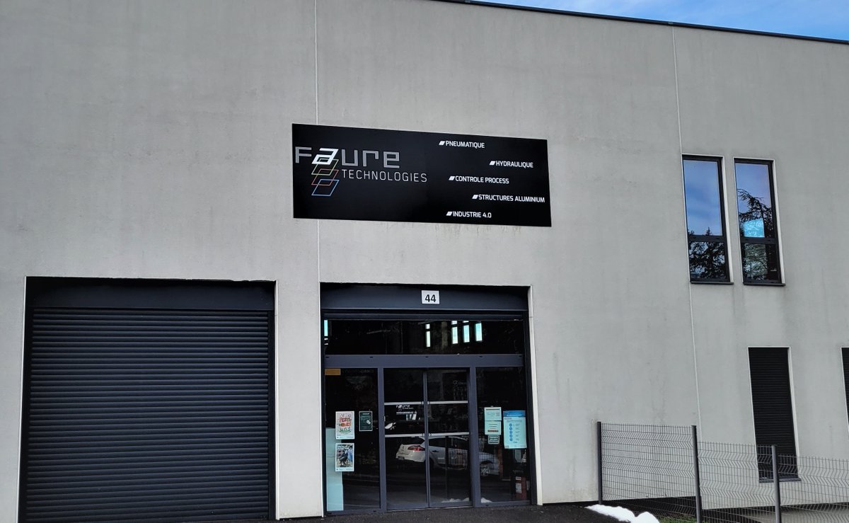 FaureTechno's tweet photo. Enseigne posée pour notre 7ième agence Faure Technologies qui a récemment ouvert ses portes sur St Etienne.

Pour rappel : 
📍 44 boulevard Antonio Vivaldi, 42000, Saint-Étienne
📅Ouvert du lundi au vendredi 
⌚De 8H à 18H 

#fauretechnologies #enseigne #ouverture https://t.co/mdOjFbUT1h