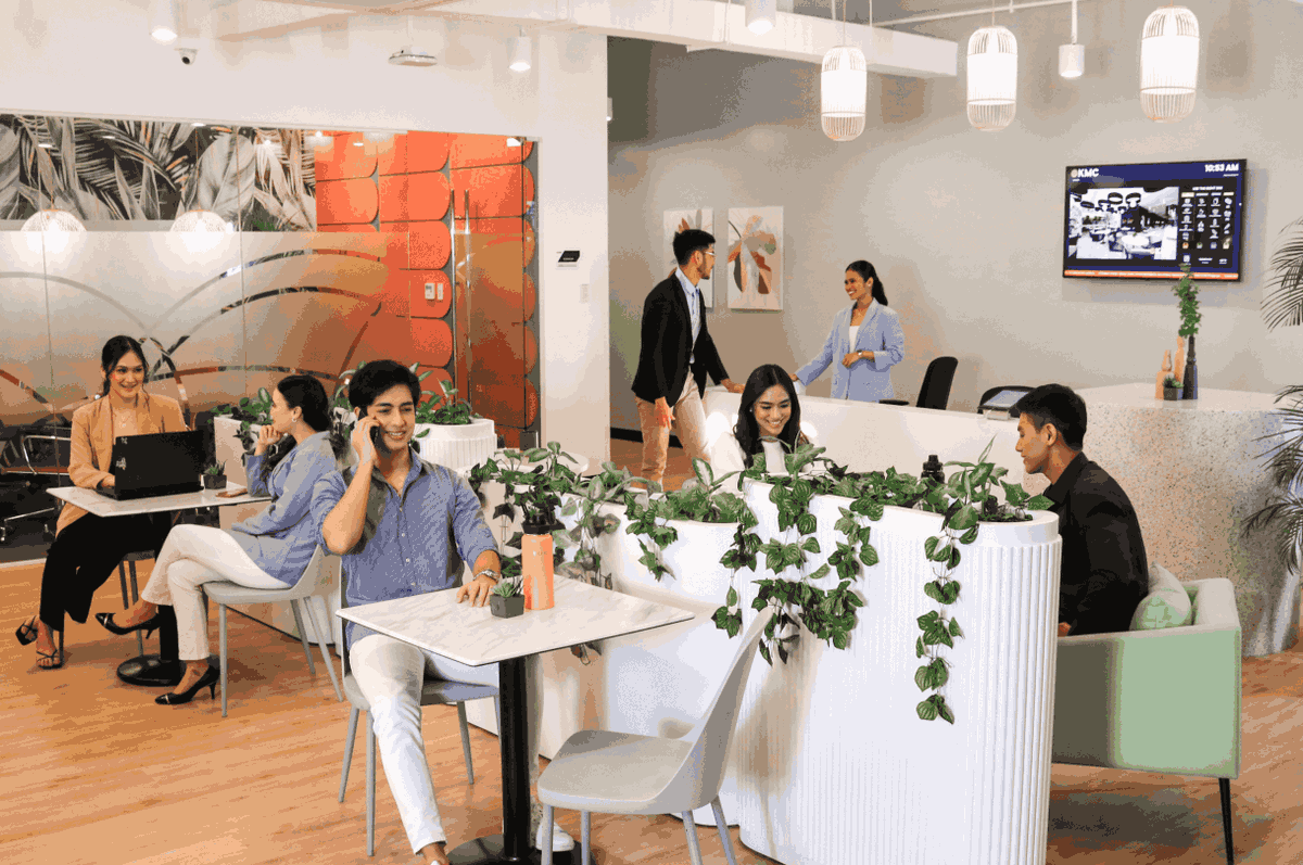 kmc_solutions's tweet photo. Our tropical-inspired shared spaces in #Skyrise4A provide #freelancers and #startups an impressive plug-and-play #workspace allowing your team to #collaborate and communicate with #convenience. 

Learn more about our #managedoffice in #Cebu at https://t.co/e2KU8XZ7F4 https://t.co/dTWMayVAkF