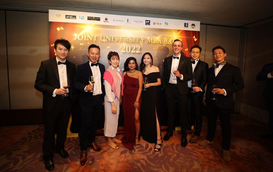 bhavis's tweet photo. What a fun Joint-U MBA ball evening it was!!!❤️
#HongKong #MBASchool #HKMBASchools https://t.co/zt95Qcq7ky