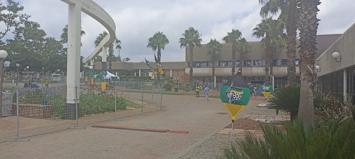 cgtnafrica's tweet photo. #PICTURES: Results expected shortly at the Nasrec Expo Centre, #South Africa, where 4,000 African National Congress (#ANC) delegates will gather to learn whether Cyril #Ramaphosa will lead the party for another five years or it will be former health minister Zweli #Mkhize https://t.co/9F91X4bgsp