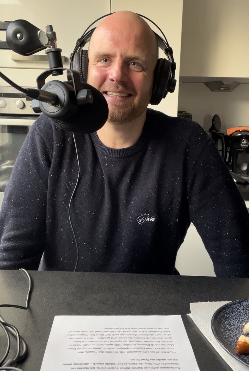 vog_tho's tweet photo. Premiere im Podcast. Erstmals ist keine Persönlichkeit aus dem Bamberger Basketball mein Gast in der „Auszeit“. Ich war in München und habe mich mit @mucben unterhalten - und das nicht nur über Schiedsrichterei. Reinhören lohnt sich wie immer sehr: https://t.co/5Wl9xU0LHw. https://t.co/0GLXYVWEJR