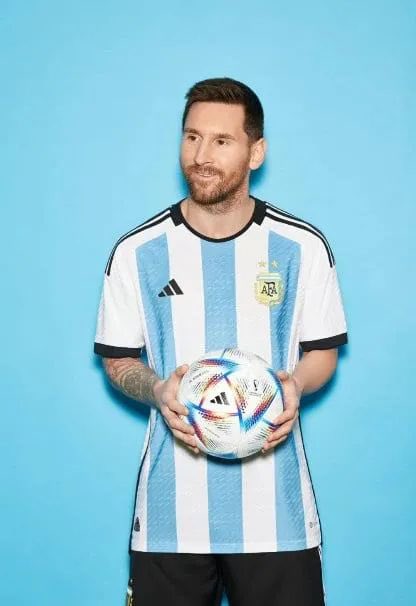 SANTIAGODELMORO's tweet photo. LUNES! 📻 Buen día Campeones del Mundo⭐️⭐️⭐️!! Hoy festejamos juntos en #ElClubDelMoro en FM99.9 la 💯 🇦🇷 🇦🇷 Tenemos CAMISETAS titulares de la SELECCIÓN ARGENTINA para uds🍀🍀🍀Gracias @sevensportok @la100fm https://t.co/CbpBH2WXBd