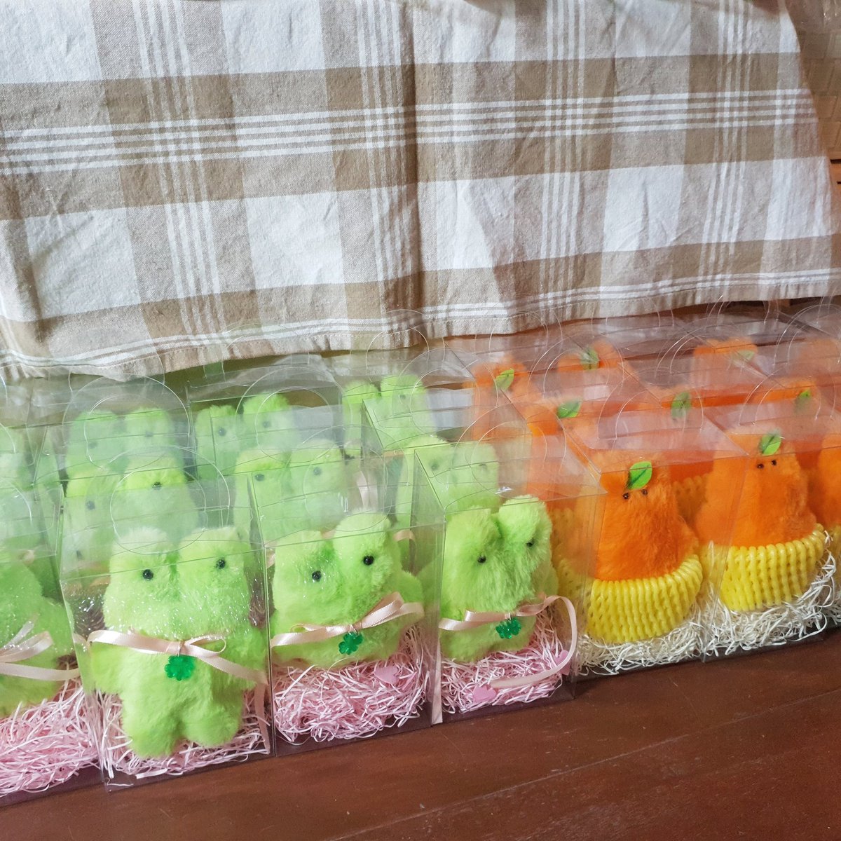 (RT+팔로 이벤트)
여전히 뜨개구리는 못만들지만
털개구리는 잘만드시는 엄마의 인형
이벤트합니다...! 서일페에도 데려갈
예정이에요 페어무사히 끝나고 당발!
천 특성상 털빠짐이 있을수 있어요 괜찮으신 한분께 한마리 반값택배로 보내드리겠습니다 (털안에 입도있음)