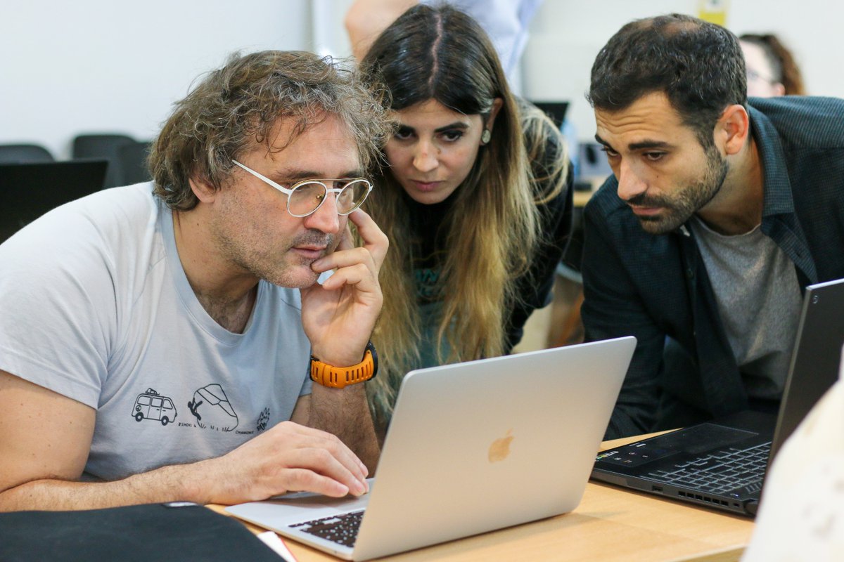 CRECbcn's tweet photo. ¡Menudo ambiente tiene el #Bootcamp de @Geekshubs! 💻
Tras casi doce semanas en #CRECEixample, este curso llega a su recta final 💪
¡Nos encanta tener tanto #talento en #CRECCoworking! 🚀
·
·
·
#CREC #Coworking #Geekshubs #FullStack #Tech #TalentoTech #FullStackDeveloper https://t.co/ACpmWMAMY8