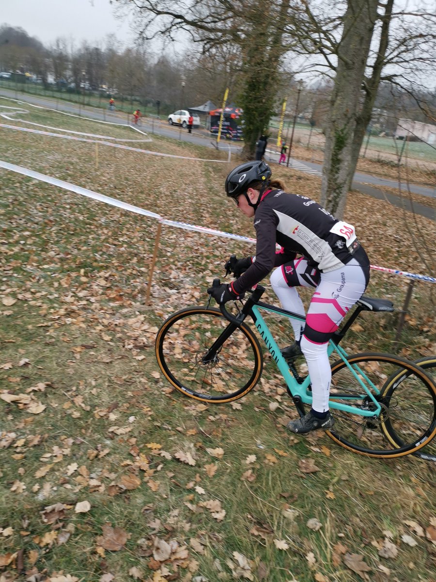 GroupamaFd08's tweet photo. Derniere course de l'année a Bazeilles pour @IrisGirod1 avec une température de -5° et un vent glacial. Elle a mené la course de bout en bout pour s'imposer au sprint, Bonne sensation malgré le froid. La CaisseLocale #Moivre #Vesle de @GroupamaNordEst est partenaire d'Iris https://t.co/xo2cxkiR7m