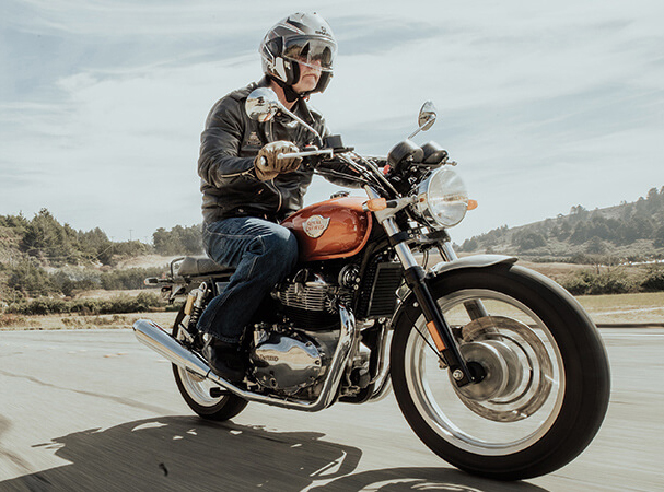 HitchcocksM's tweet photo. Action picture of the top selling Royal Enfield Interceptor. #royalenfield #royalenfieldindia #classicbike #bike #motorcycle #england #caferacer #interceptor #650interceptor #classicmotorcycle #continentalGT #superbike #650continentalGT #bullet #india #tonup #motorbike #riding https://t.co/eo7CUaJ86x
