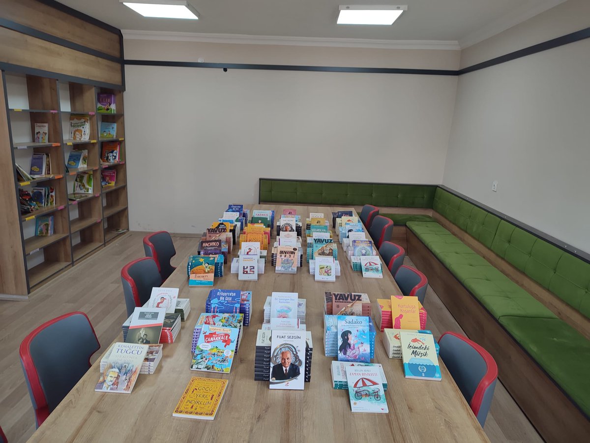 ErenlerIlk's tweet photo. Erzurum’da Başarıyı Arttırma Programı (ERBAP) @ErbapE kapsamında Erzurum genelinde tüm ortaokullarda uygulanan Erzurum Kitap Akademisi programının 3. yılında okulumuz 7. sınıf öğrencileri de programa dahil olmuştur. https://t.co/TZbbULp0AO