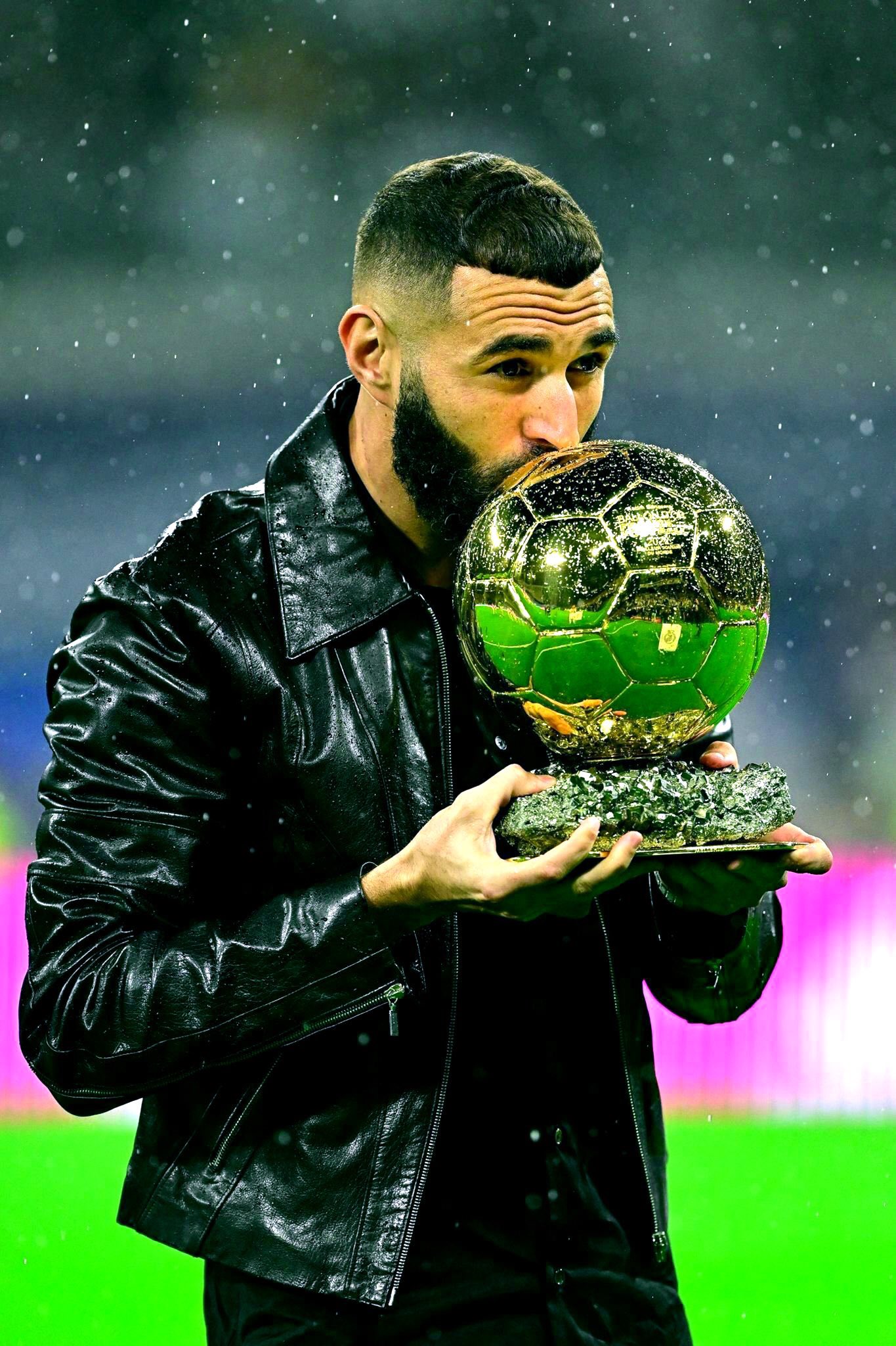                   Happy birthday to the ballon d\or Karim Benzema 