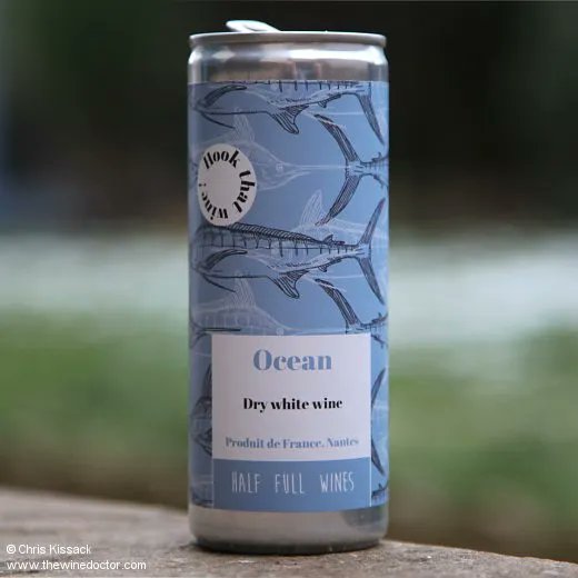 chriswinedoctor's tweet photo. Published today: Muscadet from Domaine Martin. In a can.
https://t.co/rnLI8PmdfZ
[free to read]
#wine #winetasting #loire #loirewine #melondebourgogne #muscadet #domainemartin #halffullwines #melonb #wineinacan #cannedwine https://t.co/lcbeb6nd6I