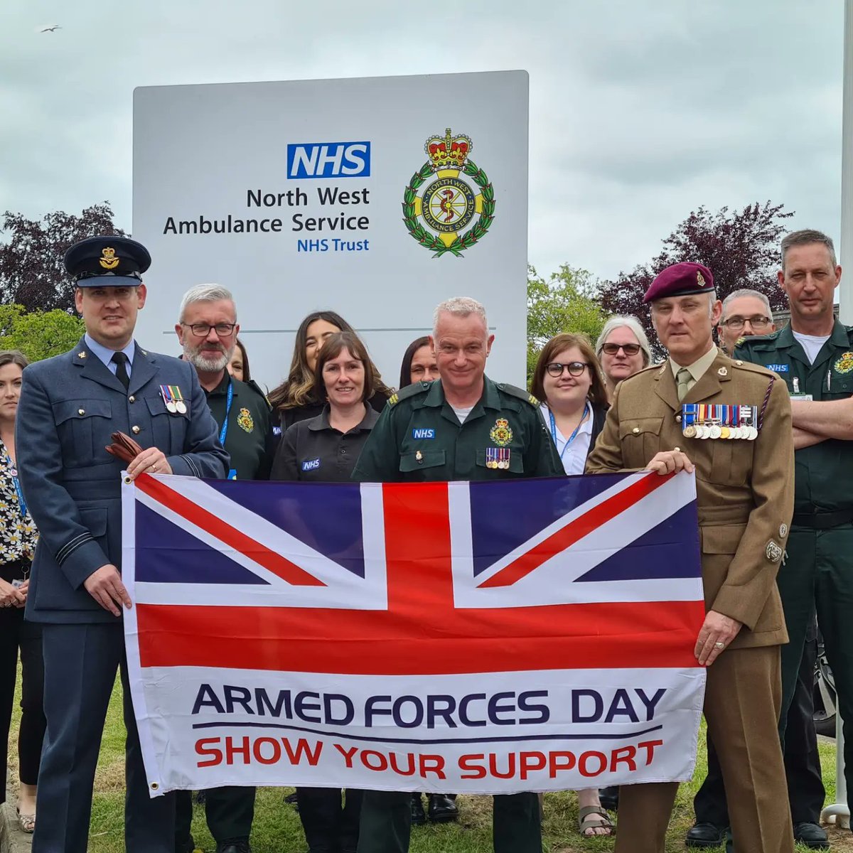 NWAmb_simwal's tweet photo. 8 years ago I walked out of training school as an #EMT1, done a lot in 8 years #SORT #Paramedic #TRiM #ArmedForcesNetwork #StaffResponder #UnionRep @NWAmbulance still love the job! On night 2/2 so off to bed! 🚑 https://t.co/PyBwPMMsCm