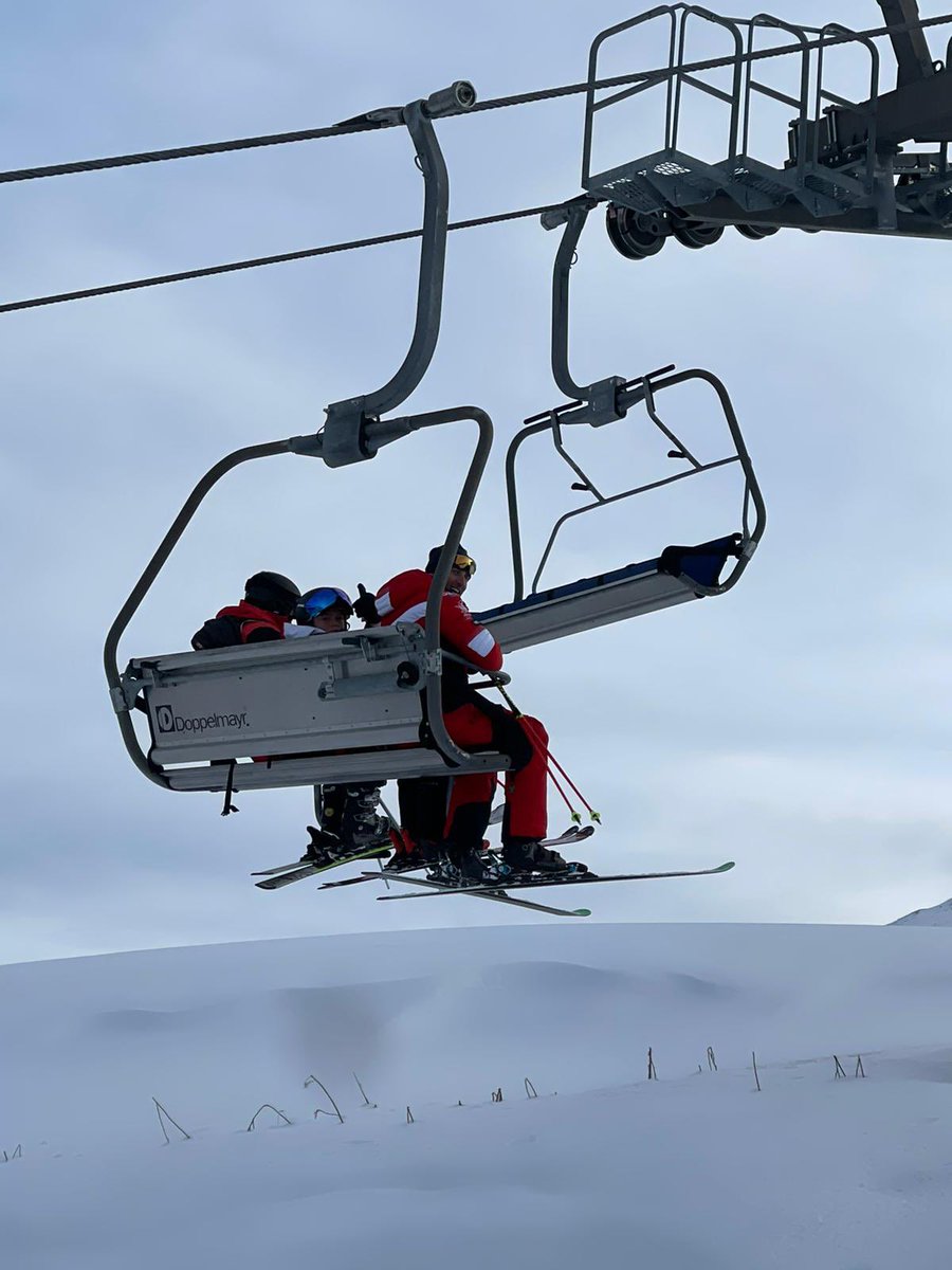 felstedprep's tweet photo. Felsted Ski Team - Race Day 1. Giant Slalom. All children up and out. A few pre race nerves! @FelstedSport https://t.co/FcsCBm9Jny