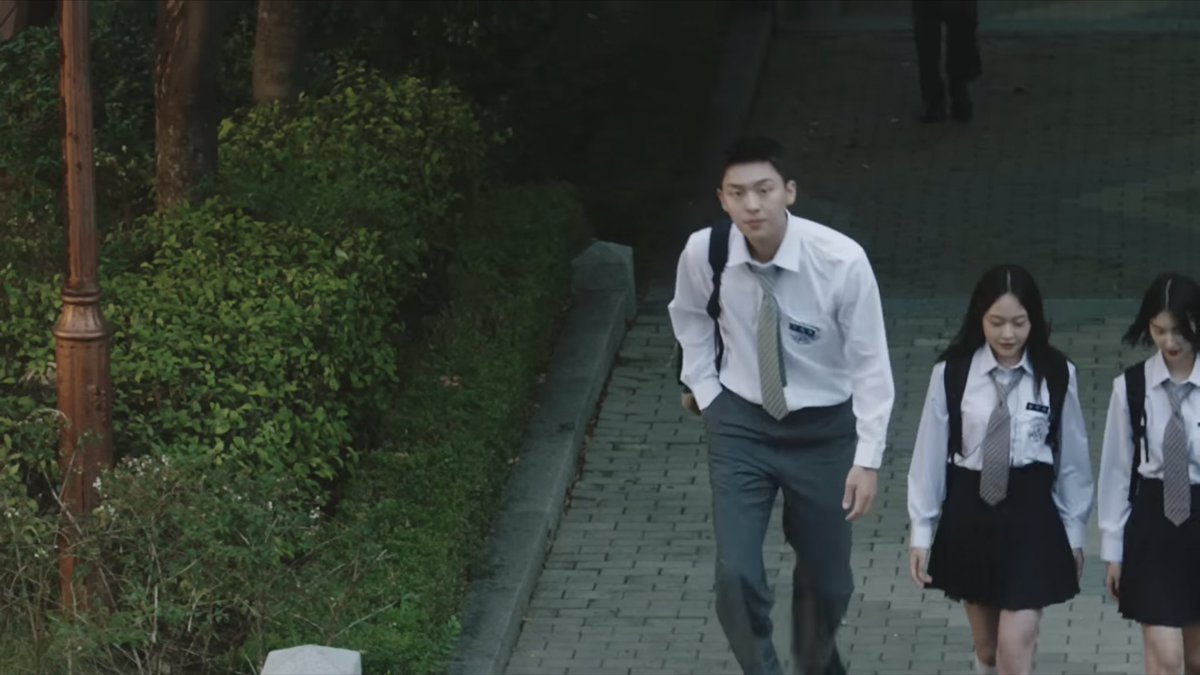 bemygoyangii's tweet photo. ฮยอนอุคใน mv ditto นิวจีน เซอไพรส์สุด ๆ หล่อมาก ㅠㅠ https://t.co/RN5QesWOkP