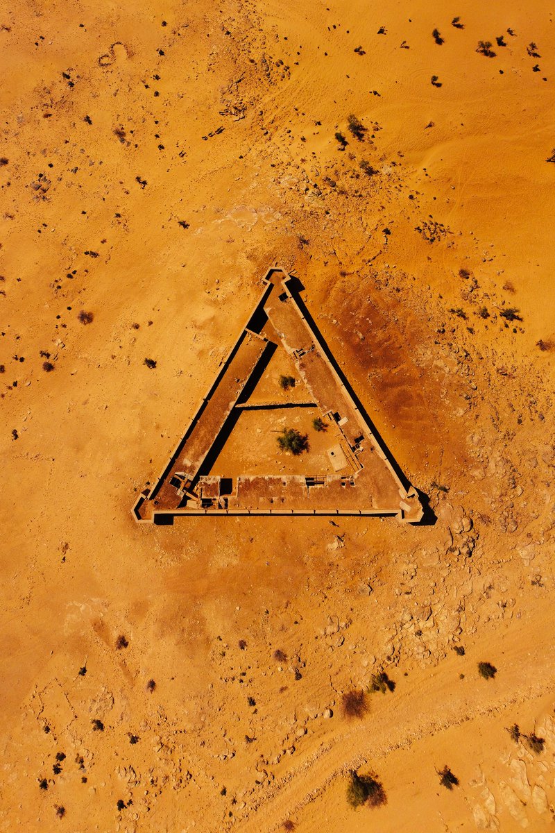 GiulioAprin's tweet image. GM GM • BIRTHDAY DROP 🎂🥳

Desert Prison is LIVE NOW 
open edition / 0.069 Ξ / 3 days