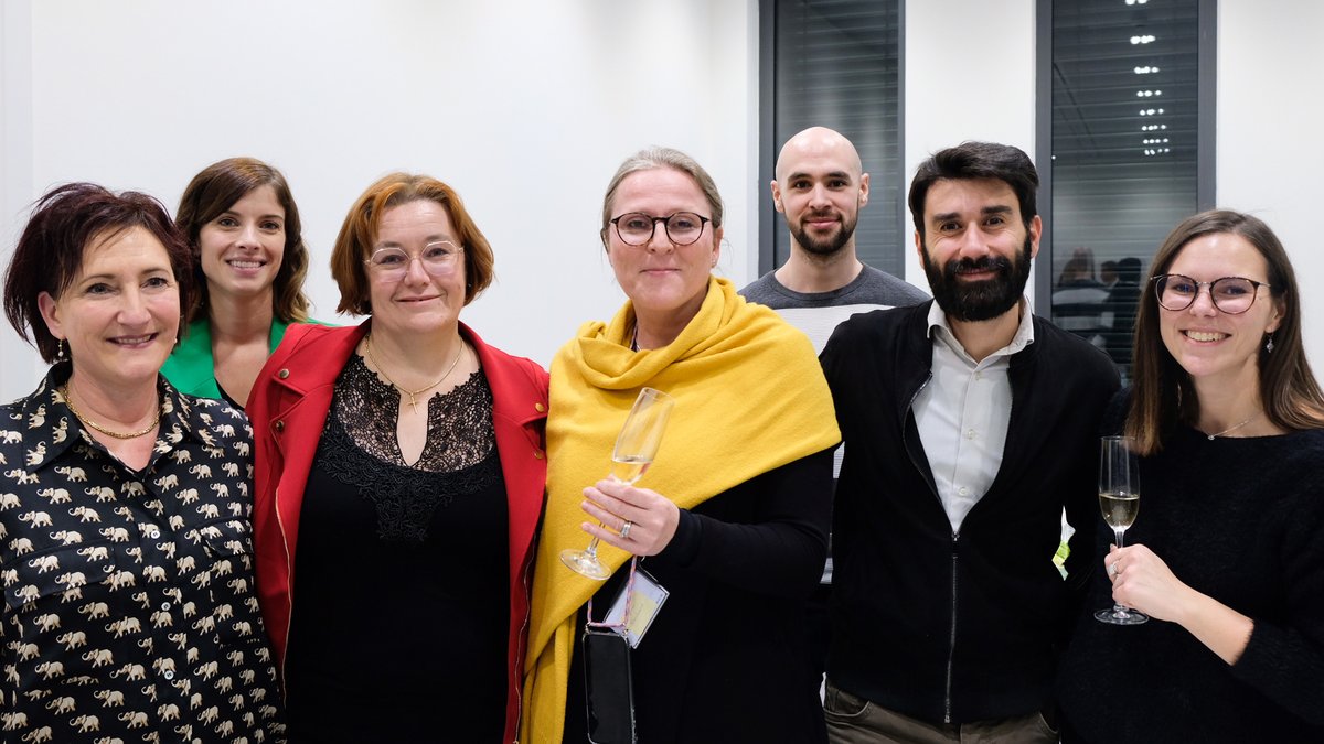 LenertPaulette's tweet photo. Chrëschtfeier mat menger Ekipp vum Gesondheetsministère: e grousse Merci fir Ären alldeeglechen Asaz an d’Ënnerstëtzung an deene leschte Joren.
@sante_lu @gouv_lu https://t.co/By11PozDYO