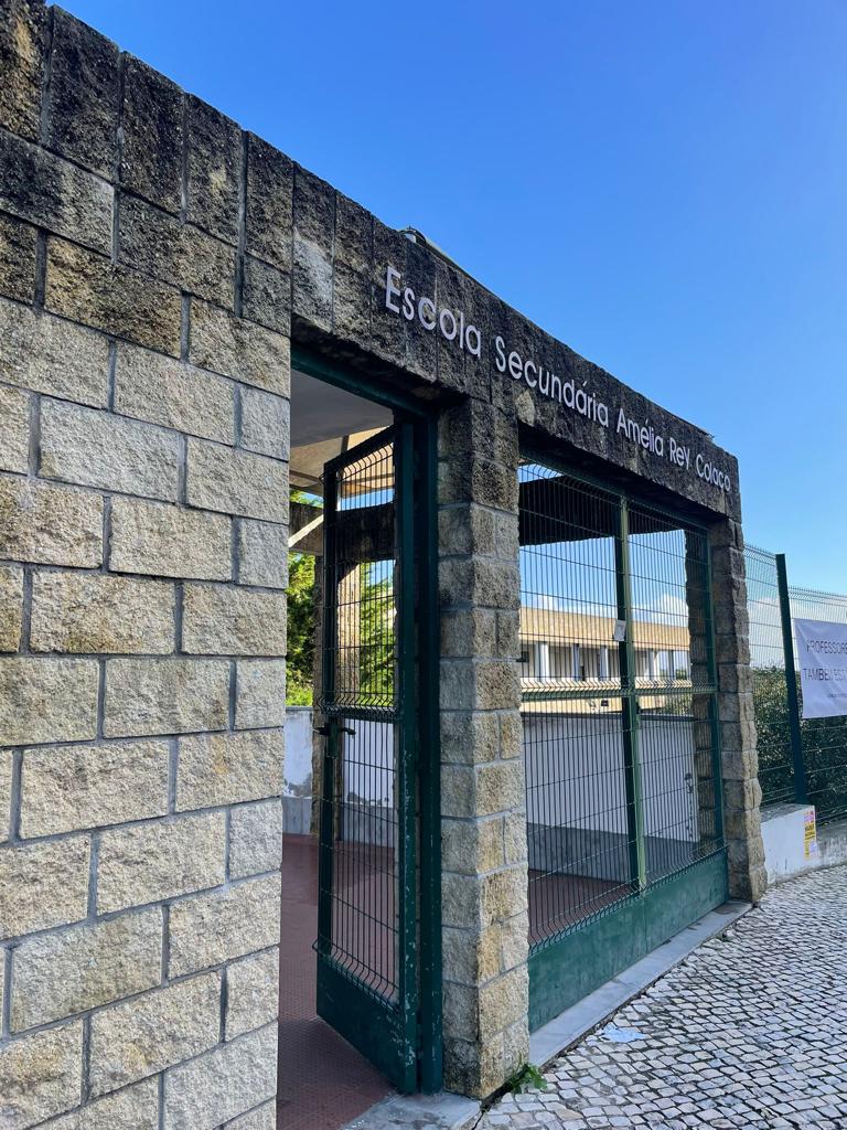 InstSupGest's tweet photo. Arrancaram as palestras do Criar Saberes 2022 | 2023!

Os estudantes da Escola Secundária Amélia Rey Colaço tiveram a oportunidade de acompanhar a palestra da Professora Doutora Rosa Rodrigues, Docente e Investigadora do ISG, sobre “Soft Skills. O que são e para que servem?”. https://t.co/KgZnqSYCkS