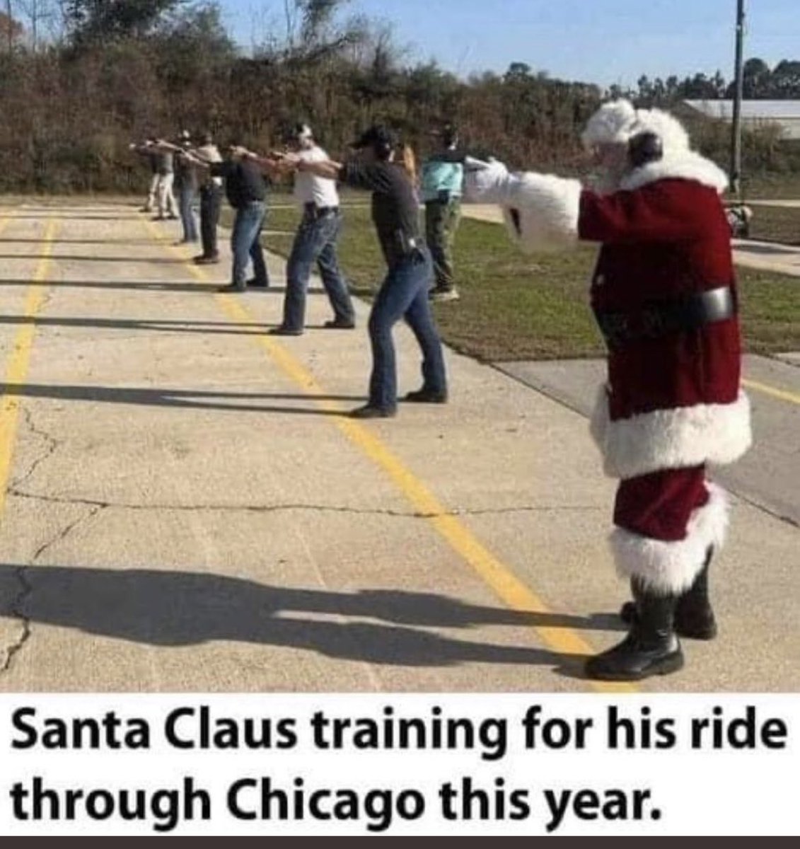 Kronos9912's tweet photo. @CWBChicago Santa ain’t playing this year https://t.co/8M3xg3Qv9f