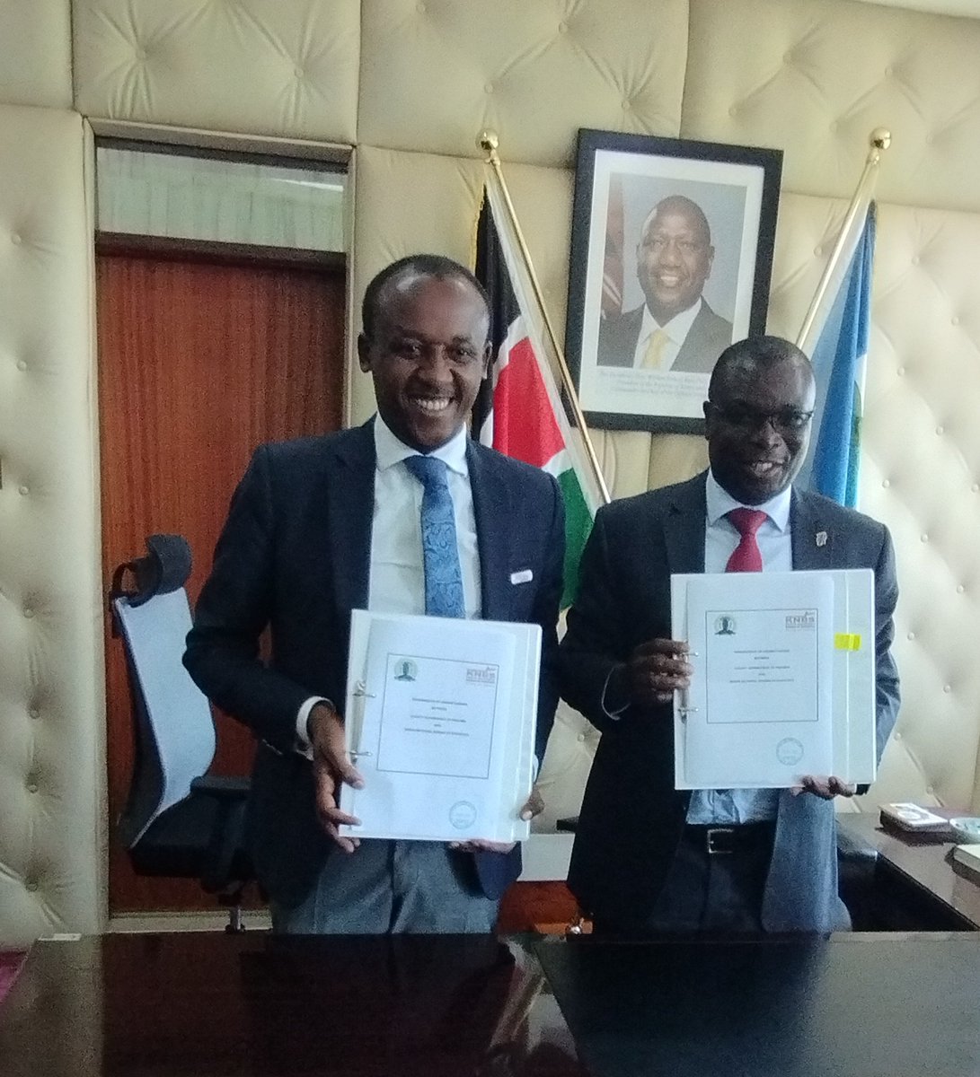 KNBStats's tweet photo. Historic moment as @KNBStats sign #MOU with @OfficialMakueni on production of #countystatistics Makueni @SenMutula &amp; DG Macdonald Obudho seal pact to enhance @Data4SDGs .Makueni govt is a shining example of how data informs policymaking at grassroot level. https://t.co/i8fVlC51xN
