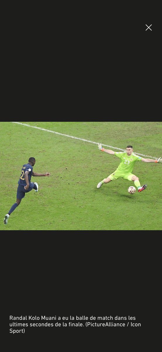 Finlande19's tweet photo. A la 123eme minutes de la finale …Et si ce ballon était passé entre les jambes du goal …
Et si Randal Kolo Muani avait fait un lob…
Et si c’était passé au dessus du pied … 
Et si 🥲 #FRAARG #FIFAWorldCup #EtSi … @lequipe https://t.co/rKpFRbeUaV