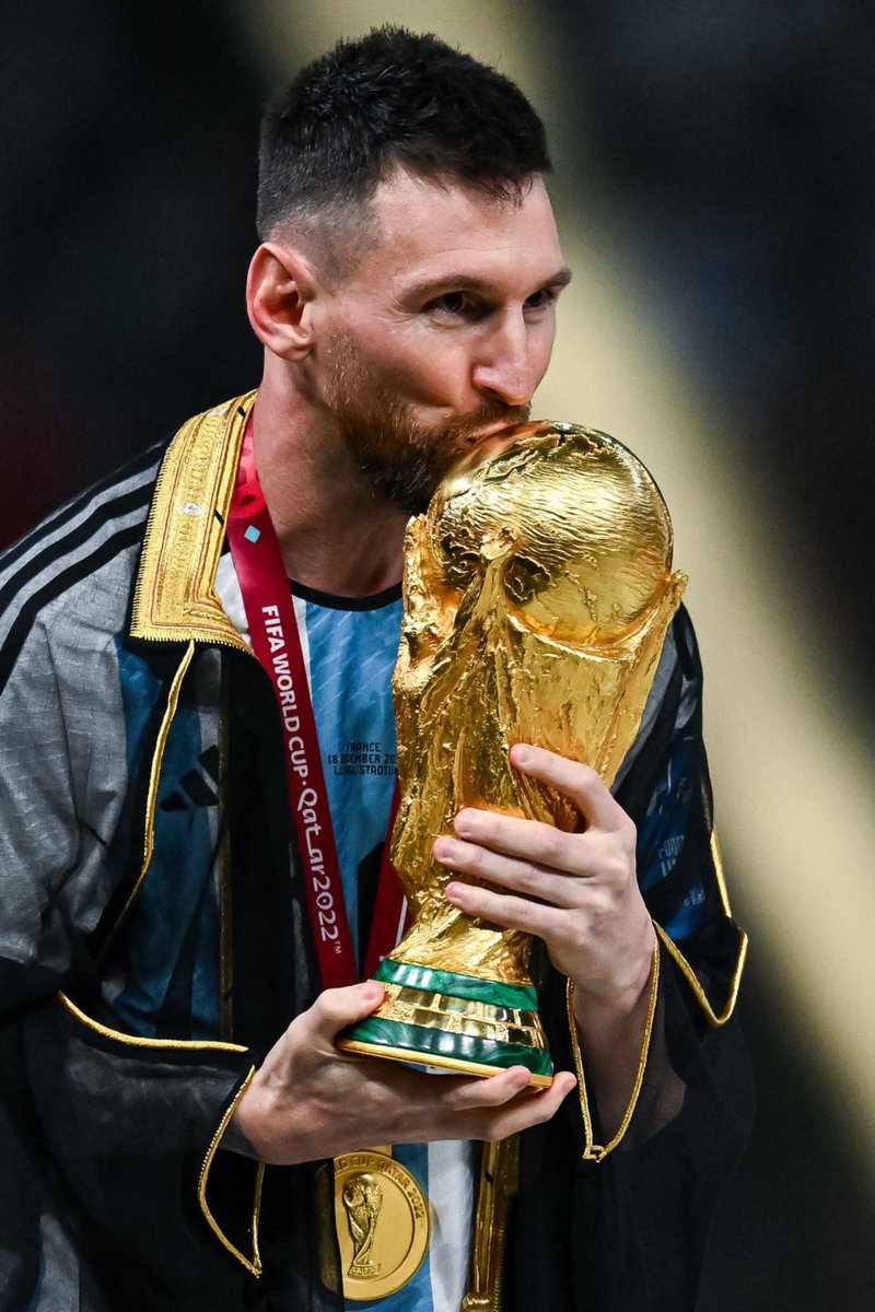 ABDUllAHF26's tweet photo. - 𝙇𝙞𝙤𝙣𝙚𝙡 𝙈𝙚𝙨𝙨𝙞 | 𝟰𝗞 🏆🐐
#ARG | #Messi | #Argantine
#بطل_كأس_العالم_٢٠٢٢ https://t.co/n7rGHxhWwV