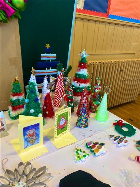 rockwellBGE's tweet photo. Our eco-craft fair was a huge success! Thank you to everyone who came to support our cause, we raised a whopping £400! 😲well done to all the staff and pupils #schoolfair #xmas #dundeelearning https://t.co/fzDz4gN6SQ