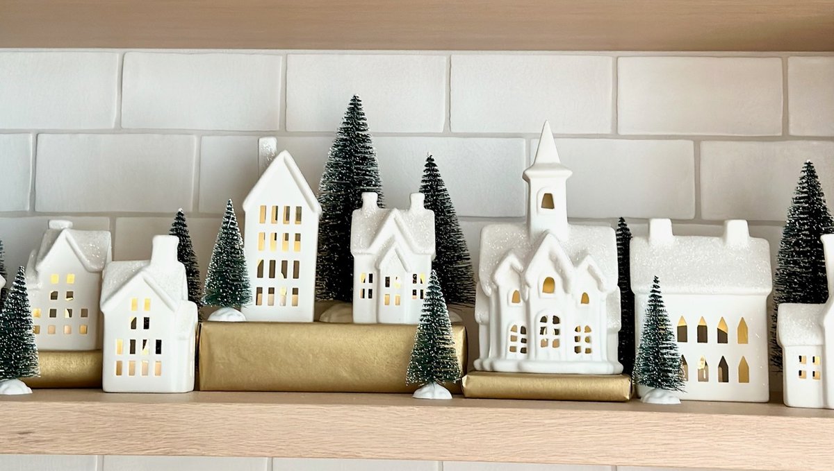 ekabuild's tweet photo. We’re not just building a house. We are creating a home.
How do you decorate you home for the holidays? Do you have treasured items that have special meaning?

#EKAbuild #itsinthedetails #customhomes #homedetails #myhousebeautiful #interiordesign #hgtv⁠ #design #holidadecor https://t.co/vb2e3jDN6k