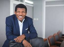 AbrarSuleiman's tweet photo. የማለዳ በጎ ዜና!

በደብረ ብርሃን መንገድ ሸኖ ተብሎ በሚጠራው አካባቢ አትሌት ኃይሌ ገብረስላሴ ከመኪና አደጋ መትረፉን እና በተሽከርካሪው ላይ ከፍተኛ ጉዳት መድረሱን አትሌት ሃይሌ ገብረስላሴ አስታወቀ።

ጀግናችን እንኳን ተረፍክ!
#ኢትዮጵያ https://t.co/S0ahPSCS9R